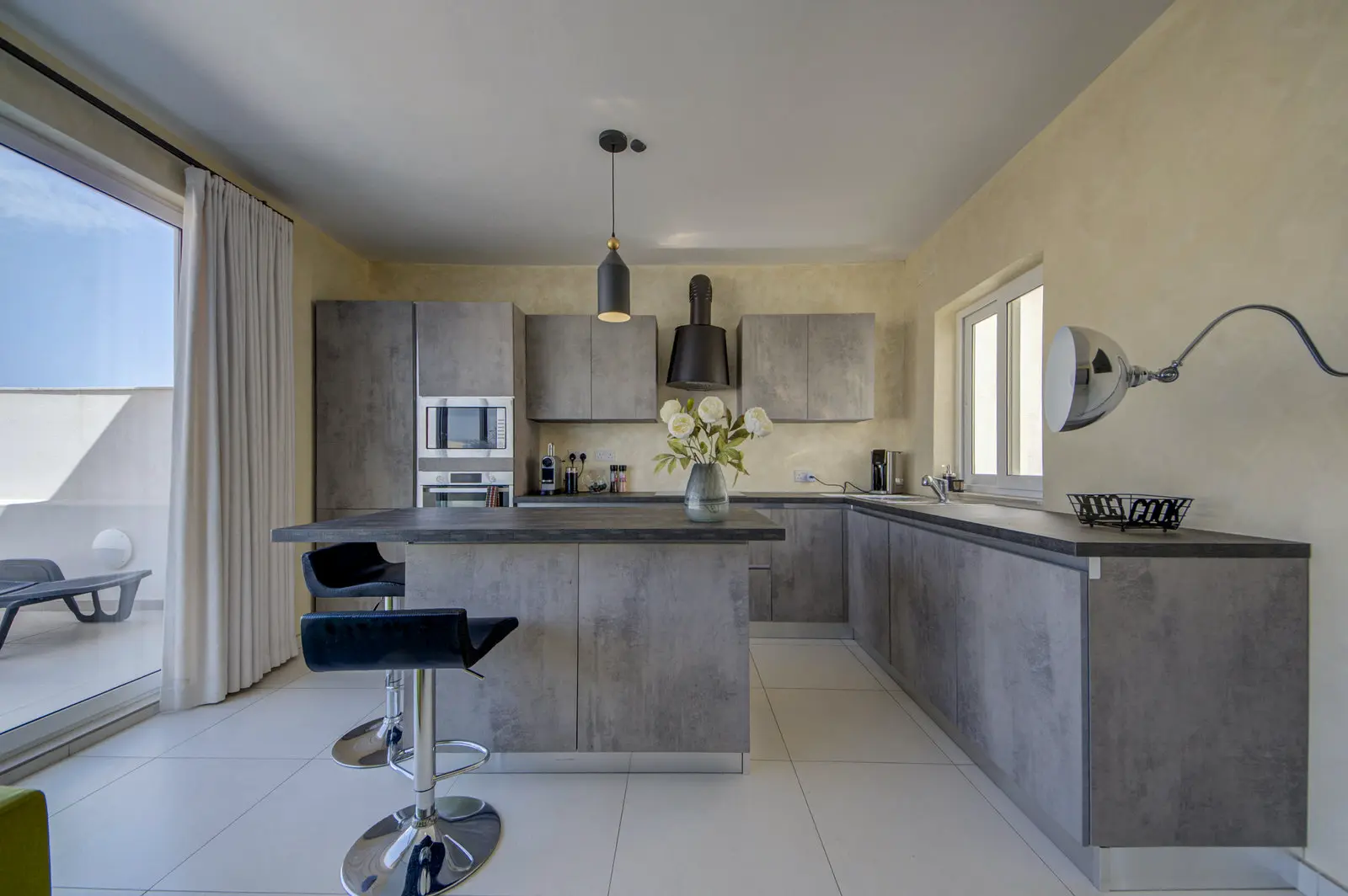 Kitchen Island Breakfast Bar