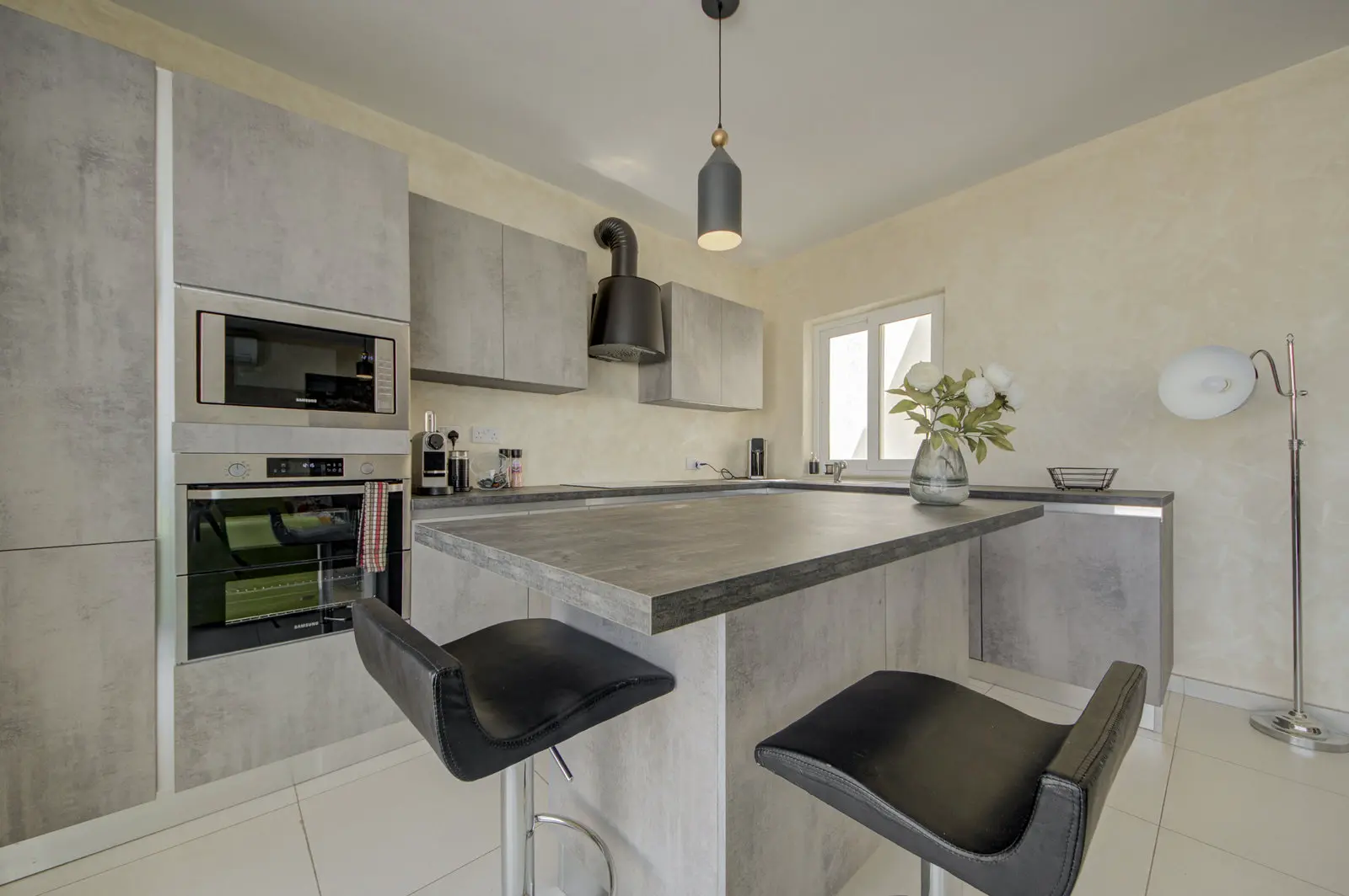 Kitchen Breakfast Bar Appliances